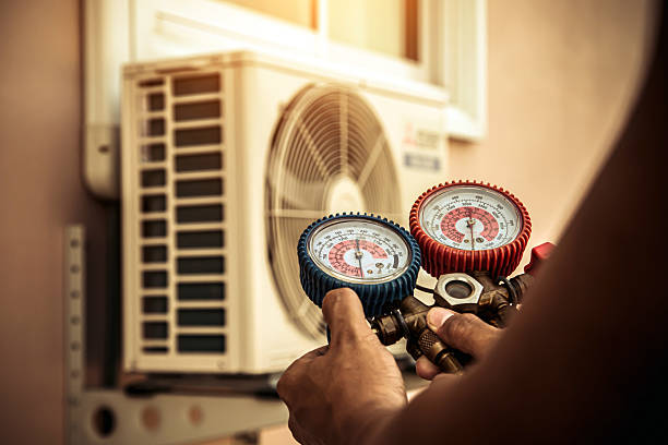 Professional Hvac technician working in Maywood, IL